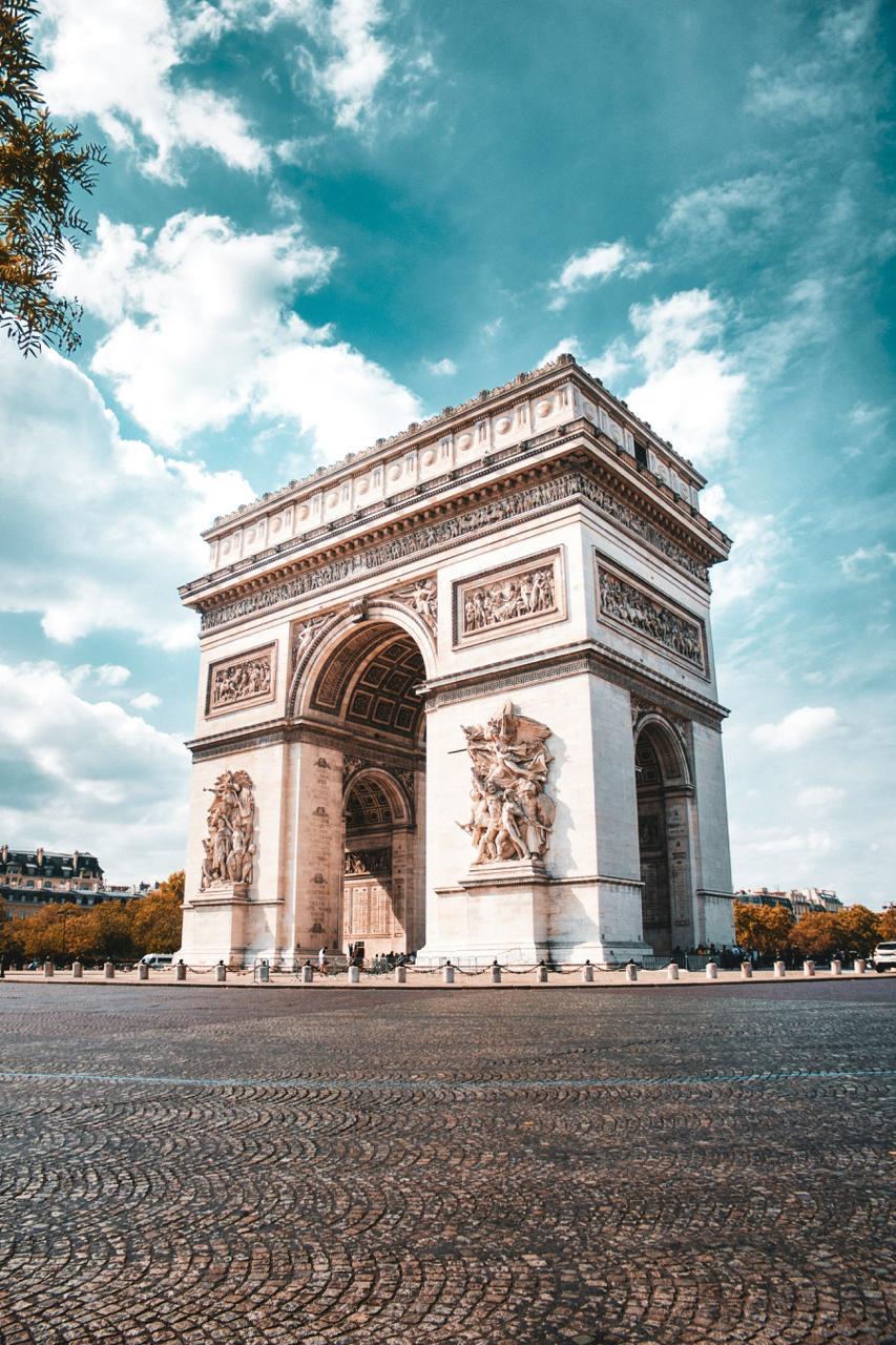L'Arc, les Champs.